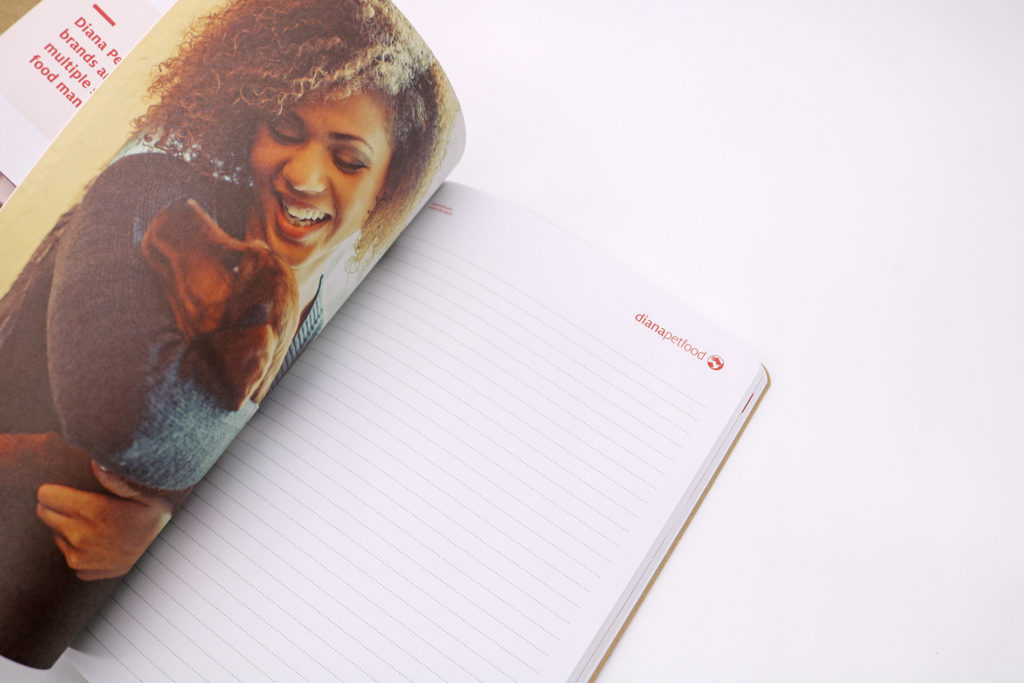 Bloc notes élastique ouvert