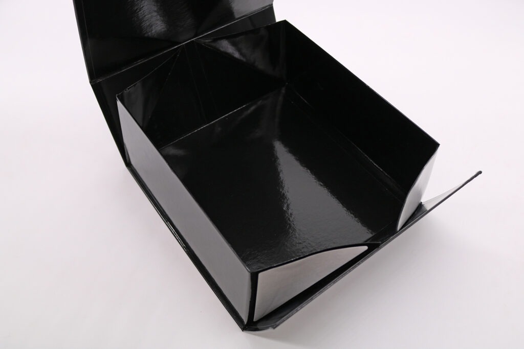 Packaging carton finition brillante